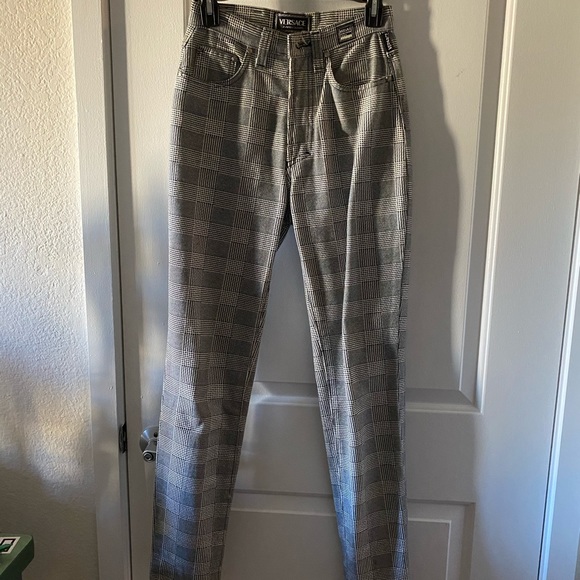 Versace - Picture 2 of 8